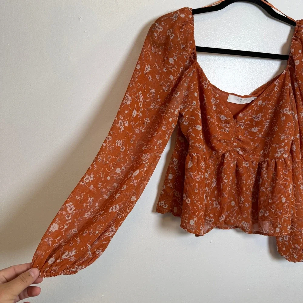 ASTR Rust Multi‎ Floral Puff Sleeve Peplum Blouse Top Size M